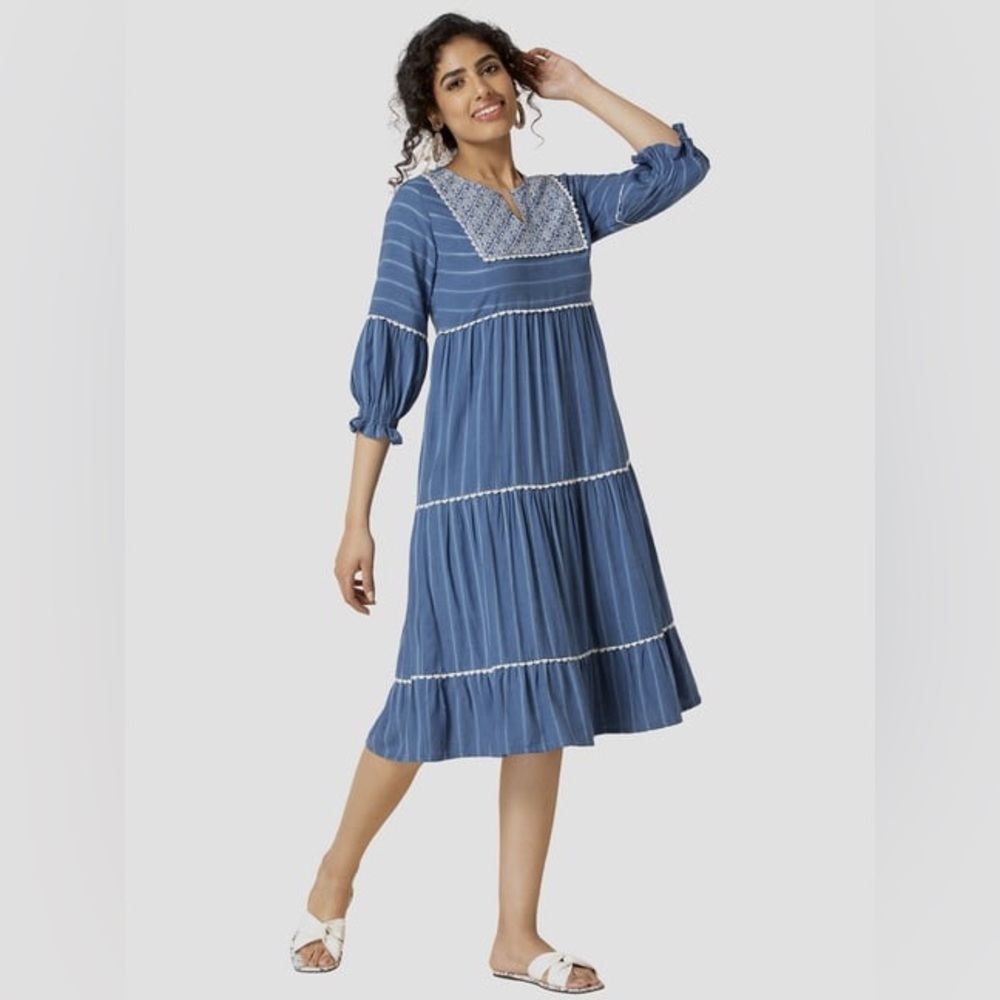 Blue midi dress - Picture 2 of 6